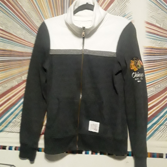 OriginalRetroBrand Women ChicagoBlackhawks Sweater - Picture 7 of 16